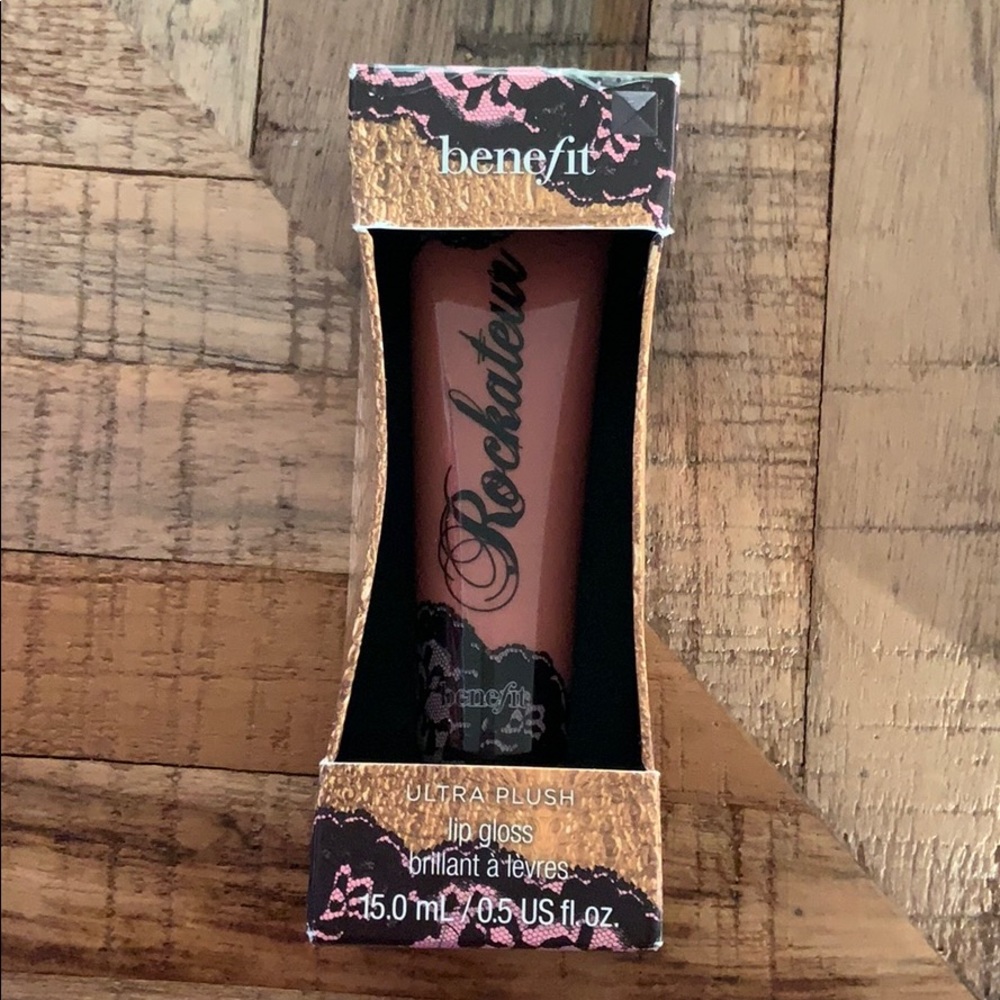 SOLD Benefit Rockateur Ultra Plush Lip gloss